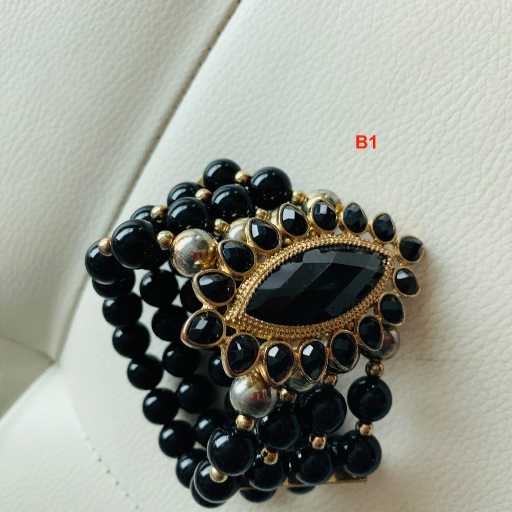 BLACK GOLD BEADS BRACELET